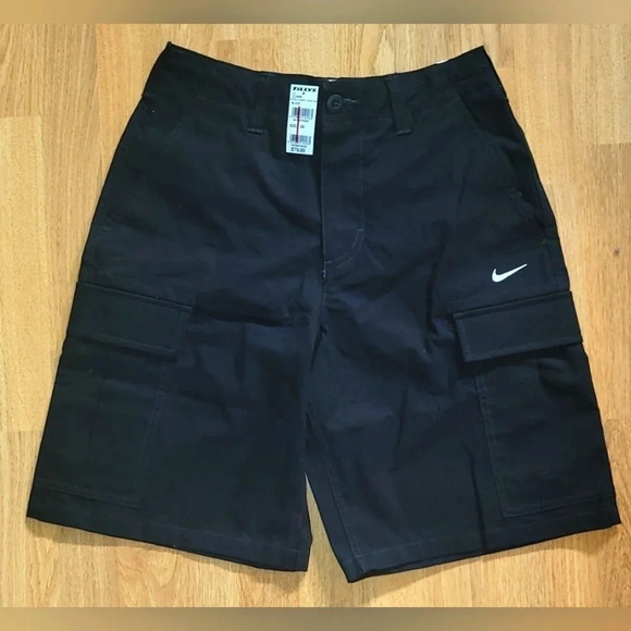 Nike SB Men's Kearny Cargo Shorts Skateboarding Black Size 28 NWT‎ - Picture 1 of 6